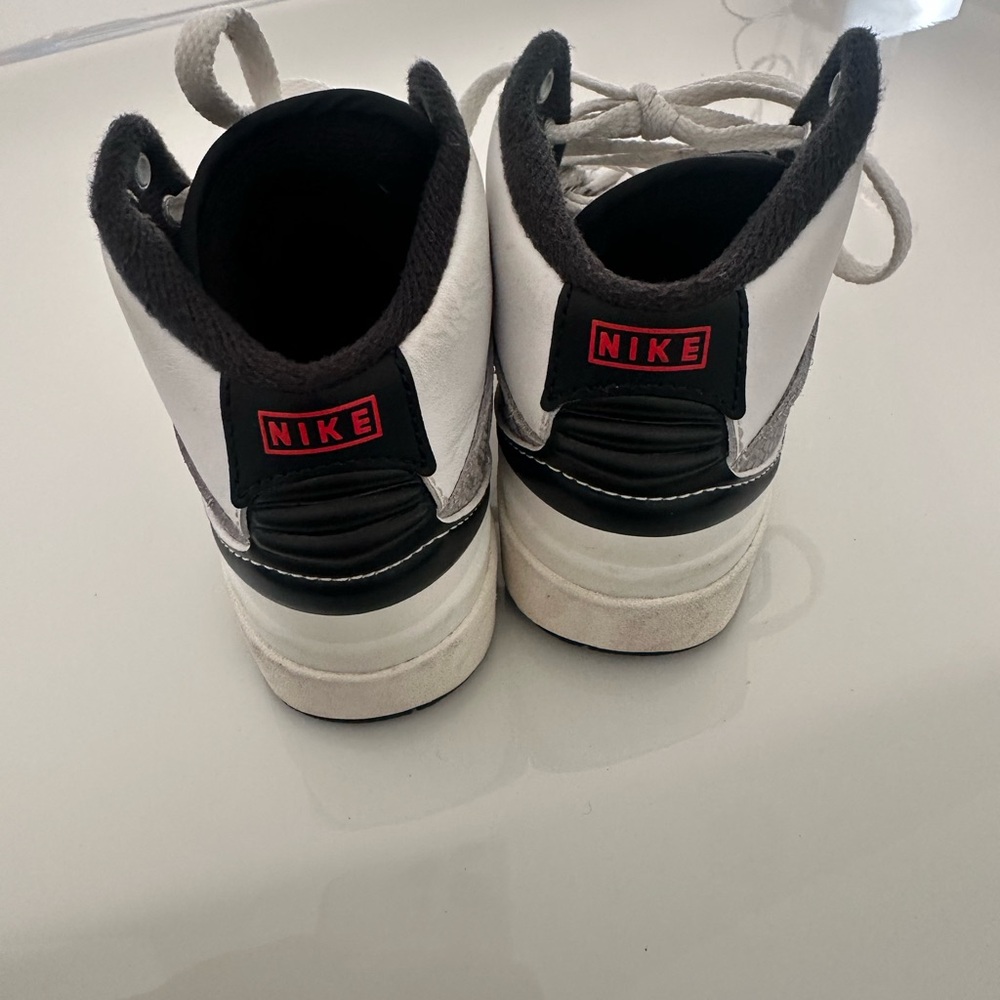 Jordan Retro 2 Python - Picture 2 of 3